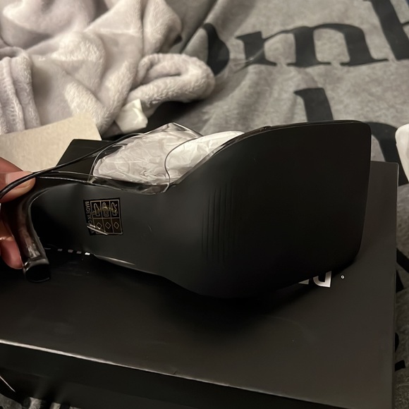 Heels - Picture 4 of 5